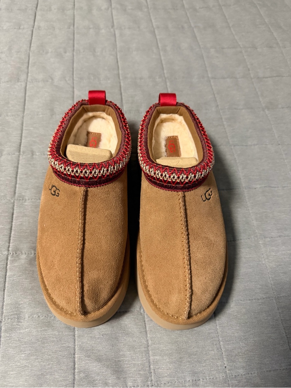 Ugg - Tazz Platform - Size 6